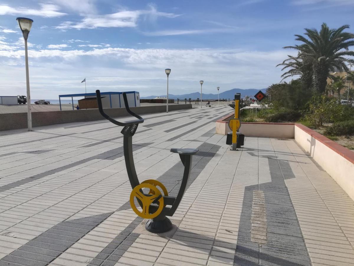 Agreable Studio 50M De La Plage Canet-en-Roussillon Exterior photo